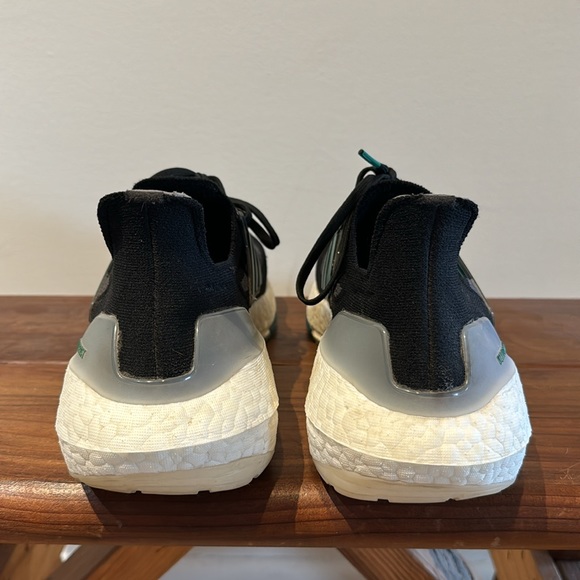 Adidas Ultraboost 21 - Picture 4 of 5